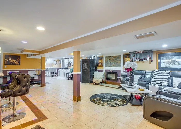 Appartement Near Parks & Metra Stations! W/ Bar Chicago