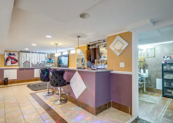 Appartement Near Parks & Metra Stations! W/ Bar Chicago