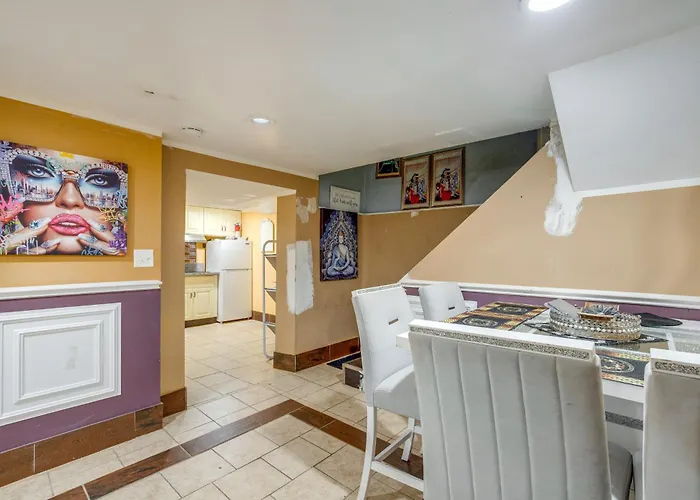 Appartement Near Parks & Metra Stations! W/ Bar *