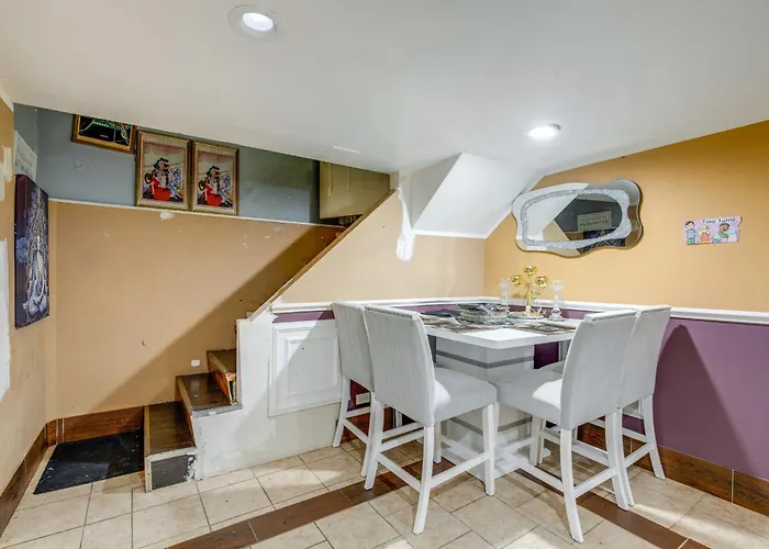 Near Parks & Metra Stations! W/ Bar * Chicago