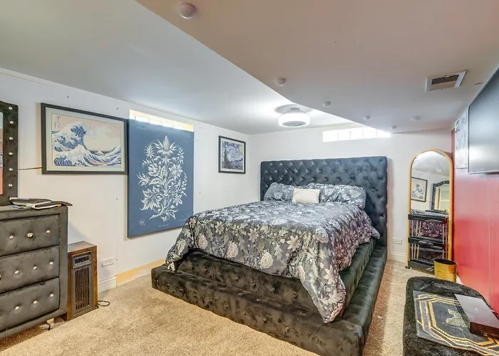 Near Parks & Metra Stations! W/ Bar Chicago
